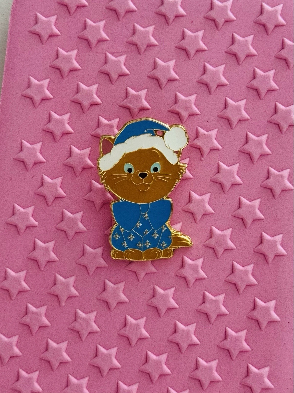 Loungefly Toulouse Aristocats Kittens Christmas Holiday Pajamas Disney Pin