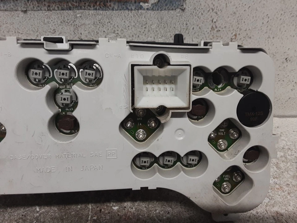 Speedometer Cluster With Tachometer LHD MPH Fits 99-01 CHEROKEE 1557933 - Image 4 of 4