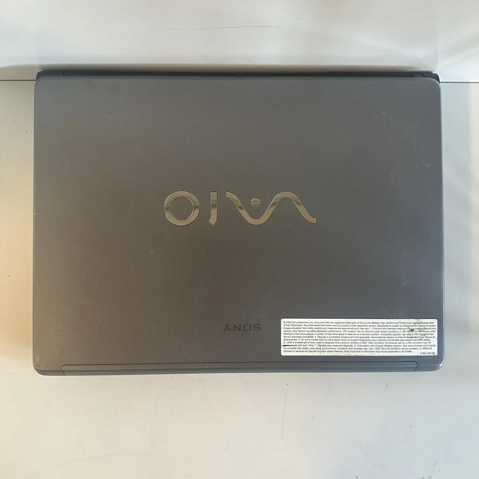 15,4” Sony PCG-7V2L Intel Centrino Duo 1GB RAM sem sucatas/salvamento de HDD - Imagem 4 de 4