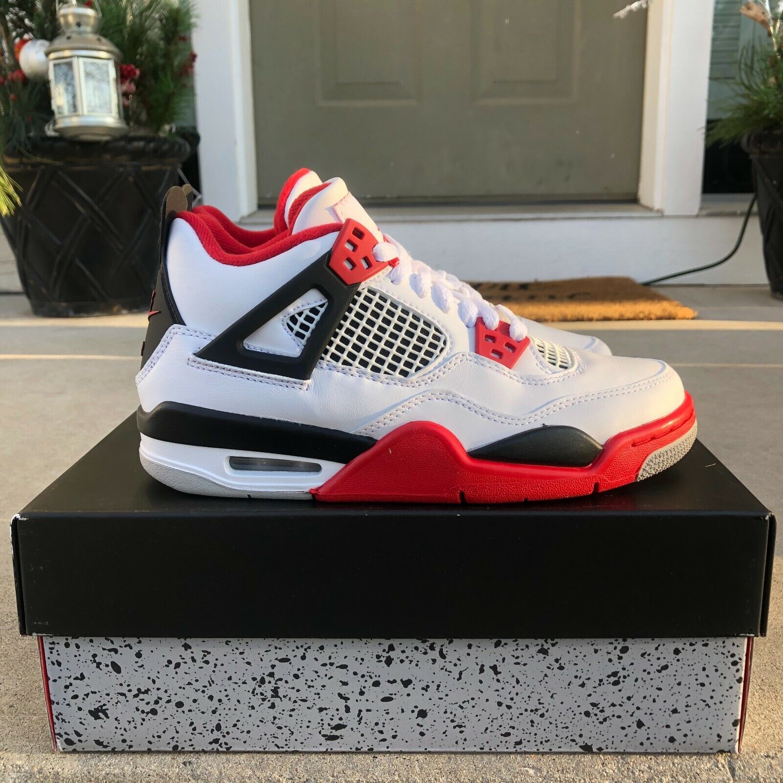 fire red jordan 4 og