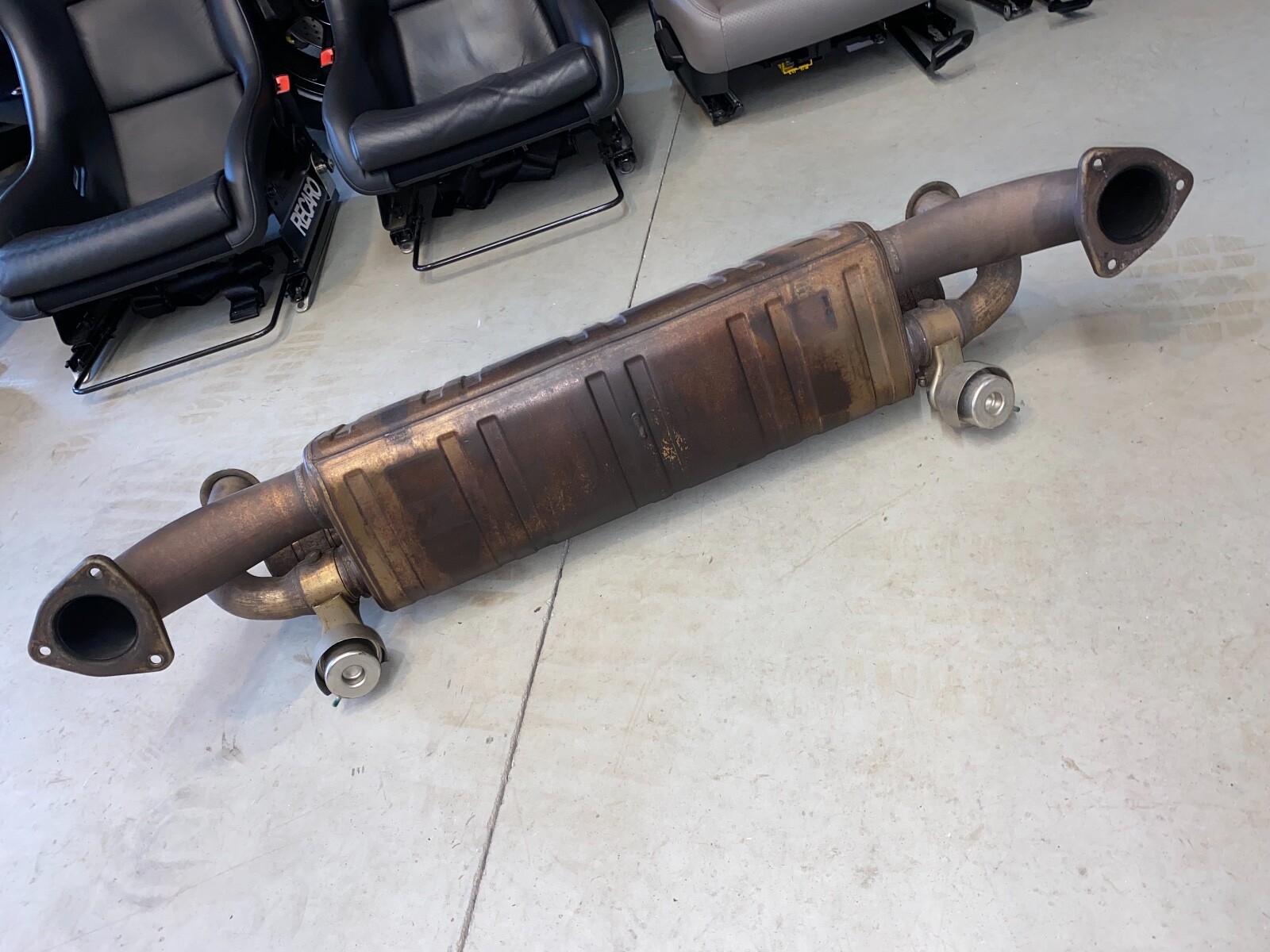 Porsche 991 Carrera S 4S Exhaust OEM Center Muffler Non PSE valved 