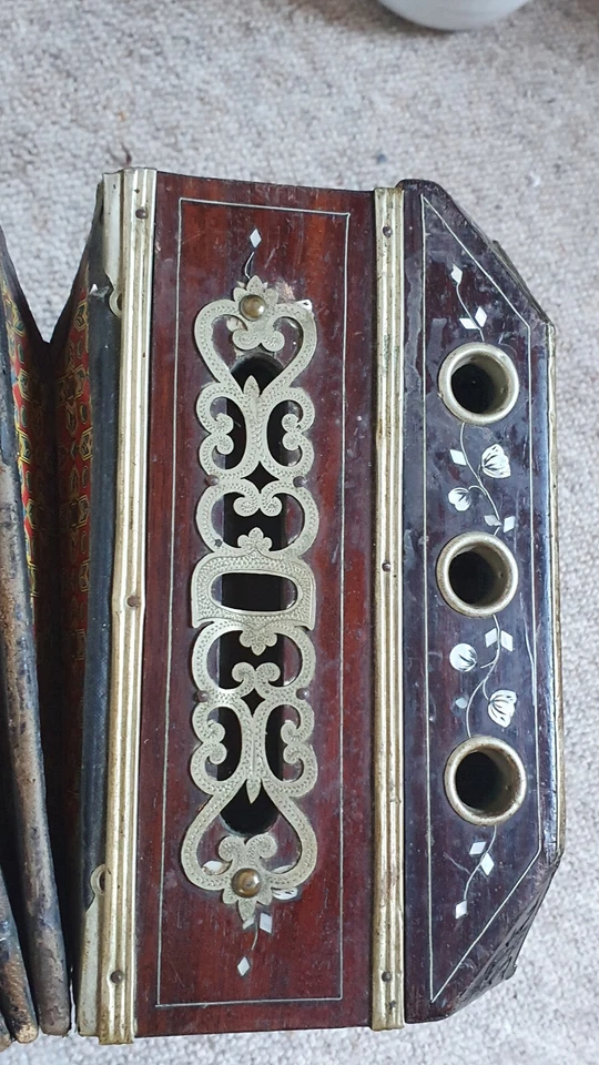 Bonito bandoneón bandoneón antiguo Concertina, 22/16, hermosas incrustaciones MoP "E.Bässler" Foto 2 de 4