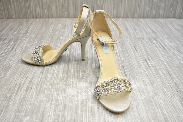 betsey johnson gina sandal