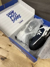 Ringor Flite Women’s Softball Turf Shoes Size 6.5 White / Navy New