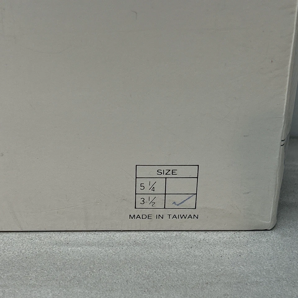 Microsoft MS-DOS Operating System Ver 5 on 3.5 Disks Sealed Big Box OEM RARE PC - Image 3 of 4