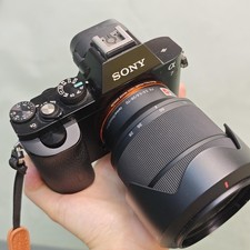 Sony Alpha A7 24.3MP Full Frame Mirrorless Digital Camera W/28-70mm Lens Black