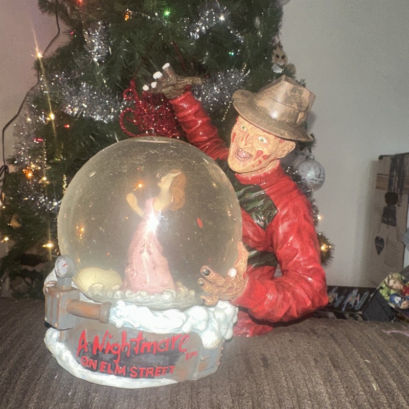 A Nightmare On Elm Street 2003 Horror Globe NECCA Reel Toys Freddy Snow Damaged