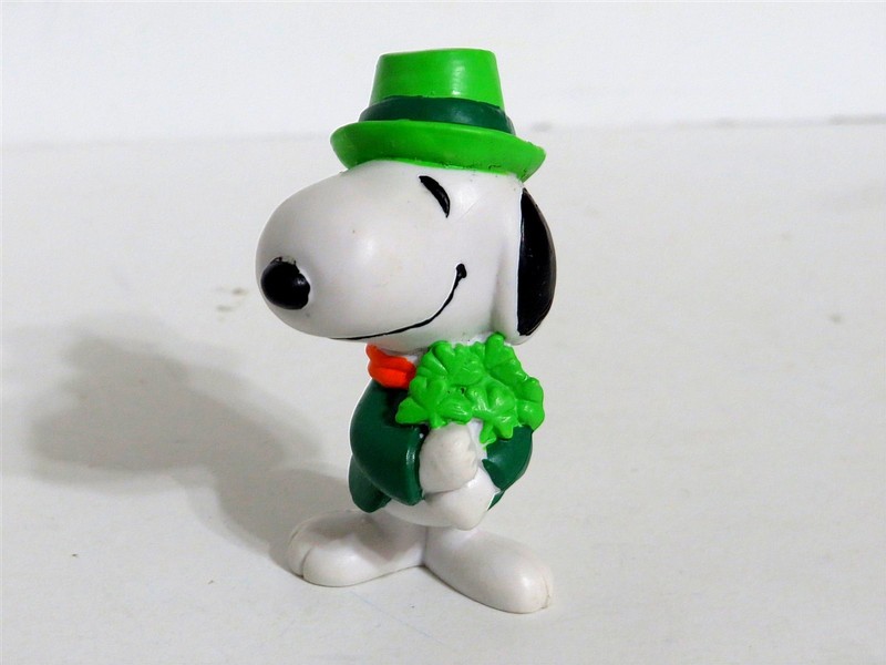 SNOOPY PEANUTS CHARLIE BROWN APPLAUSE RARE VINTAGE ST PATRICKS DAY FIGURINE 1990