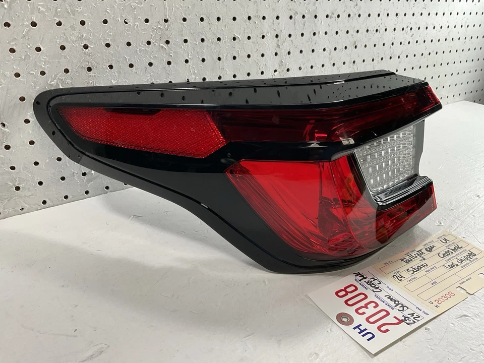 2024 2025 SUBARU IMPREZA CROSSTREK LUZ TRASERA LATERAL IZQUIERDA LENTE ORIGINAL ASTILLADA Foto 2 de 4