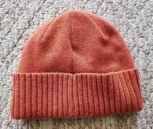 Neu mit Etikett Patagonia Brodeo Beanie Mütze mit Bündchen gerippte Mütze Strick Wolle Nylon brüniert rot - Bild 2 von 6
