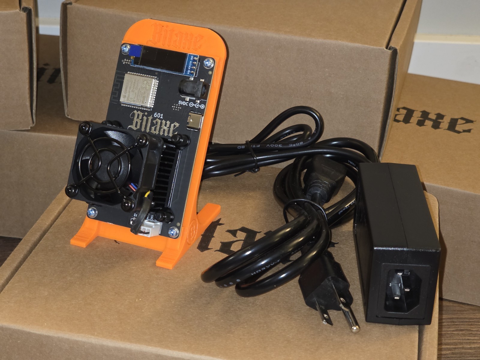 Bitaxe Gamma 601 Solo BTC Miner 1.2TH/s 2.4G WiFi 18W BTC Lottery Miner