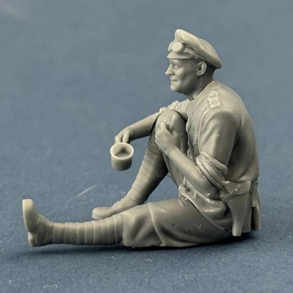 1/35 Resting British Soldier Resin Figure Model Kit Unassembled Unpainted