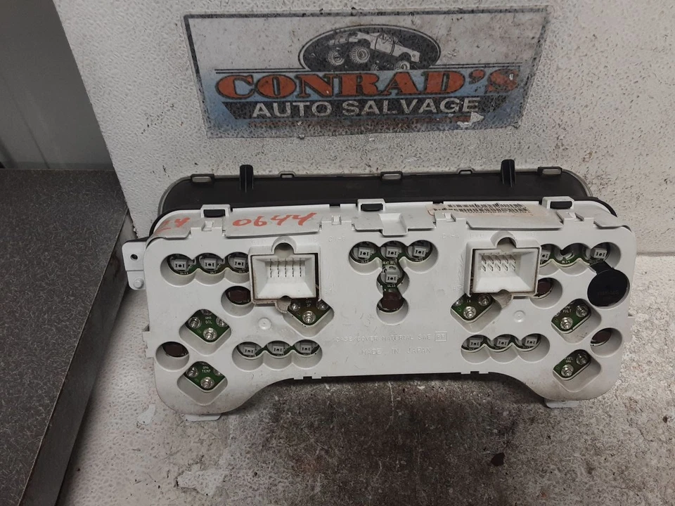 Speedometer Cluster With Tachometer LHD MPH Fits 99-01 CHEROKEE 1557933 - Image 3 of 4