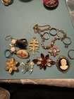 vintage costume jewelry ! Lot 028