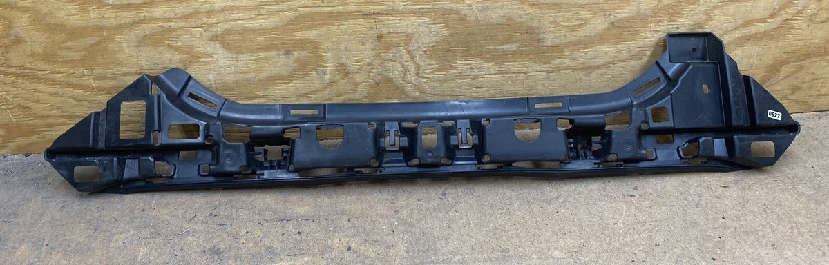 MERCEDES CLS C257 REAR BUMPER CENTER BRACKET BASIC CARRIER