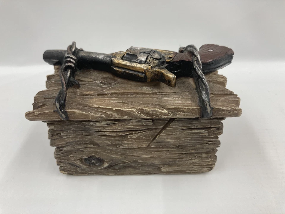 Texas Resin Trinket Box 4” X 3” X 3” Lone Star With Pistol & Barbed Wire Top B18 - Image 4 of 4