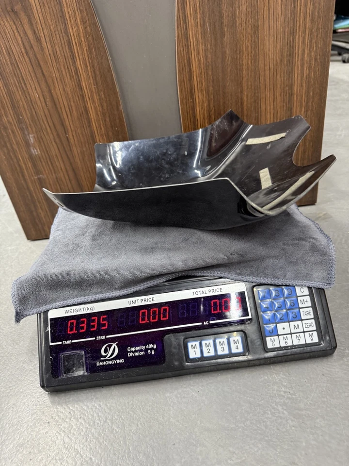 Cubierta de fibra de carbono para Tanky Suzuki GSXR 1000 2017+2025 Foto 3 de 4