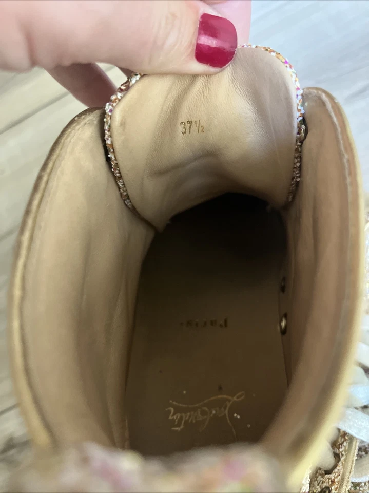 Camisetas altas Christian Louboutin doradas brillantes lentejuelas talla 7,5 EE. UU. / 37,5 UE Foto 4 de 4