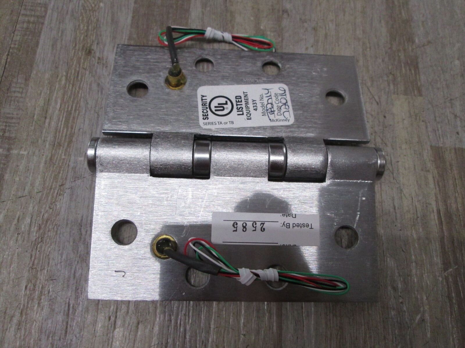 ASSA ABLOY McKinney Electronic Hinge MK55885 41/2x41/2TA2714 26D CC4