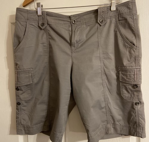 Sonoma Cargo Shorts Women's Size 16 