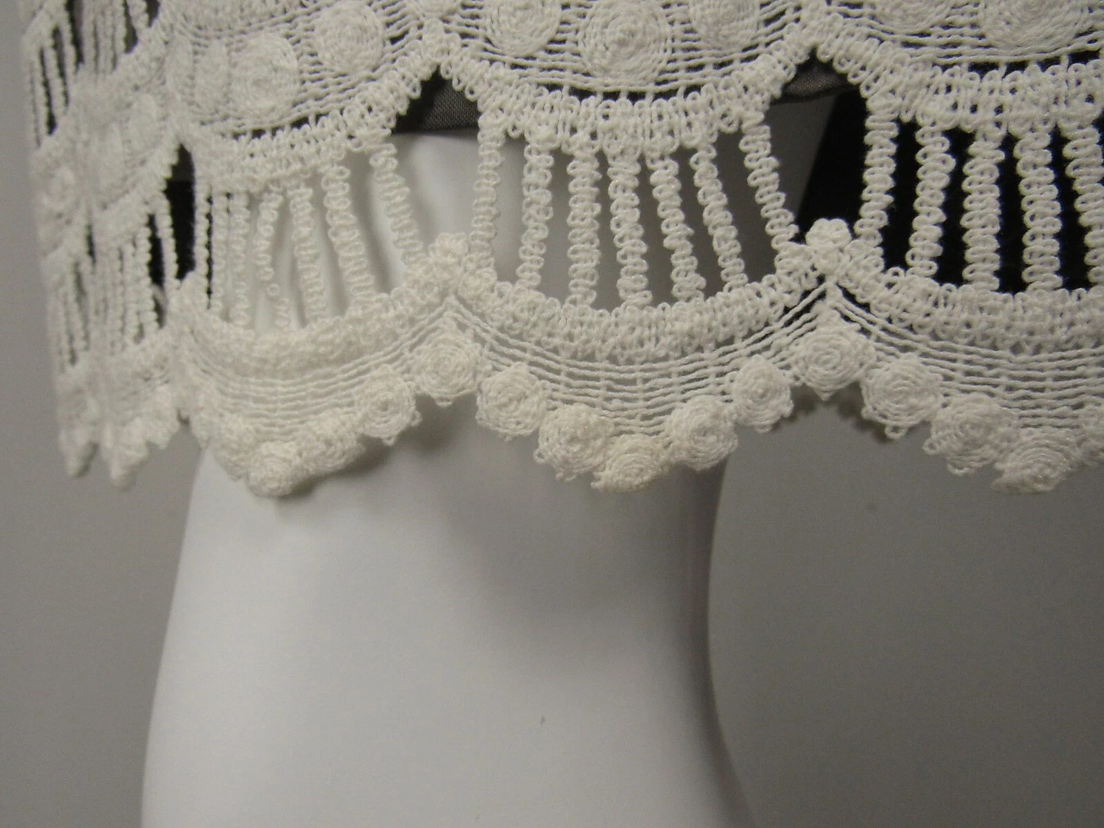 KATE SPADE White Lace Taupe Gray Lining Shift Dress sz 8