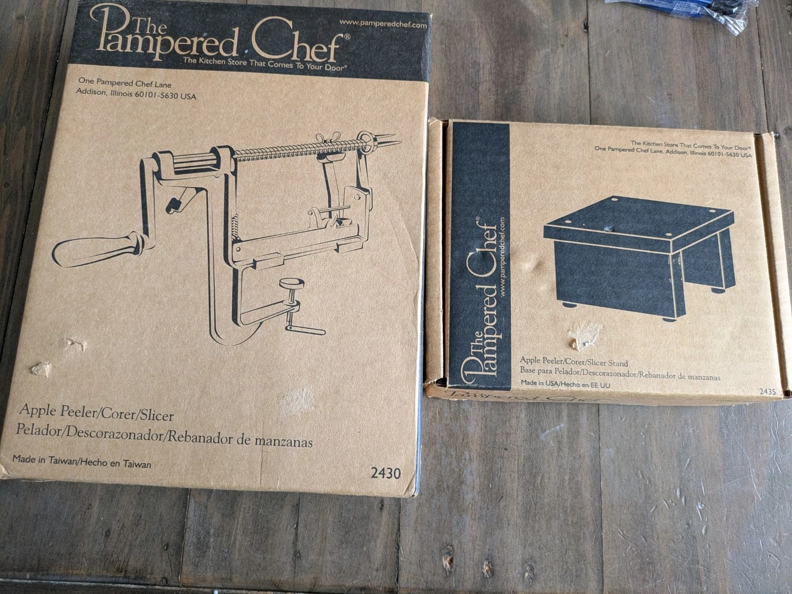 The Pampered Chef Apple Peeler Corer Slicer with Stand #2430 & #2435 New