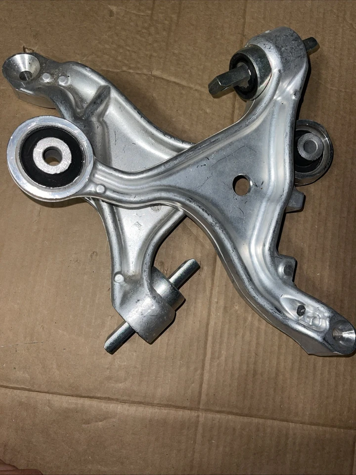 Brazo de control inferior delantero de 2 piezas apto para Volvo S60 V70 2001-2007 2,0 L 2,3 L 2,4 L 2,5 L Foto 3 de 3