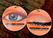 VINTAGE VARI VUE LENTICULAR BLINKING BLUE EYE EXPANDO-VISION KEYCHAINS NOS 3"