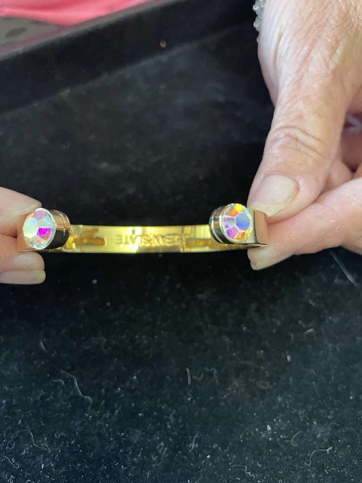 Brazalete Brazalete Kate Spade New York “Pizarra Limpia” Tono Dorado Extremos de Cristal Foto 2 de 3