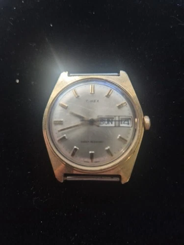 Vintage Timex Men's Wind Up Wrist Watch Date & Day Gold Tone Mechanical Works