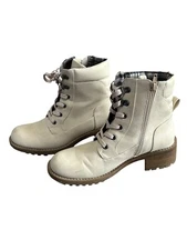 Crown Vintage Marley Combat Style Boots. Sz 8M Cream Colored Suede Feel