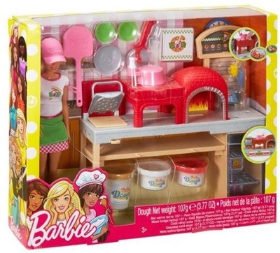 barbie making pizza