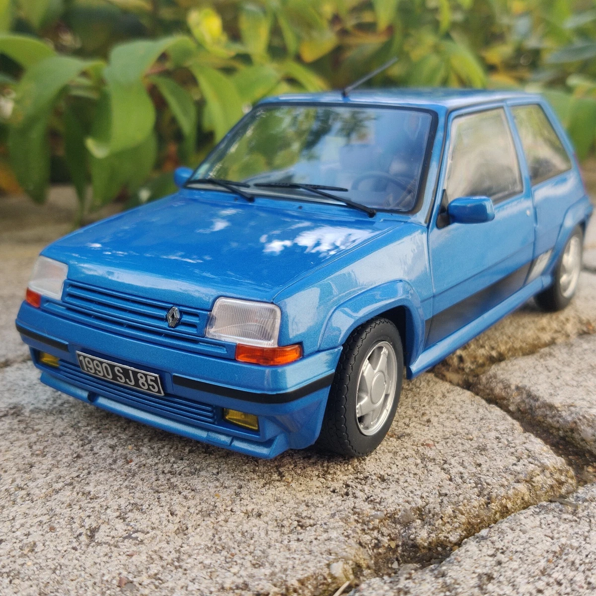 Renault 5 GT Turbo MK1 1985 1:18 Solido Azul - 20 anos! Loja on-line de miniaturas colecionáveis