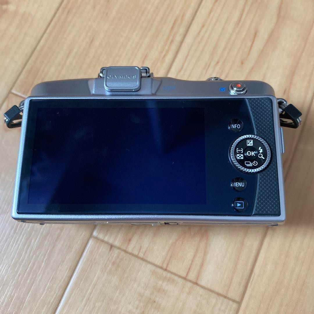 OLYMPUS PEN mini E-PM1 レンズ17mm /14-42mm Olympus PEN Mini E-PM1 • The Register