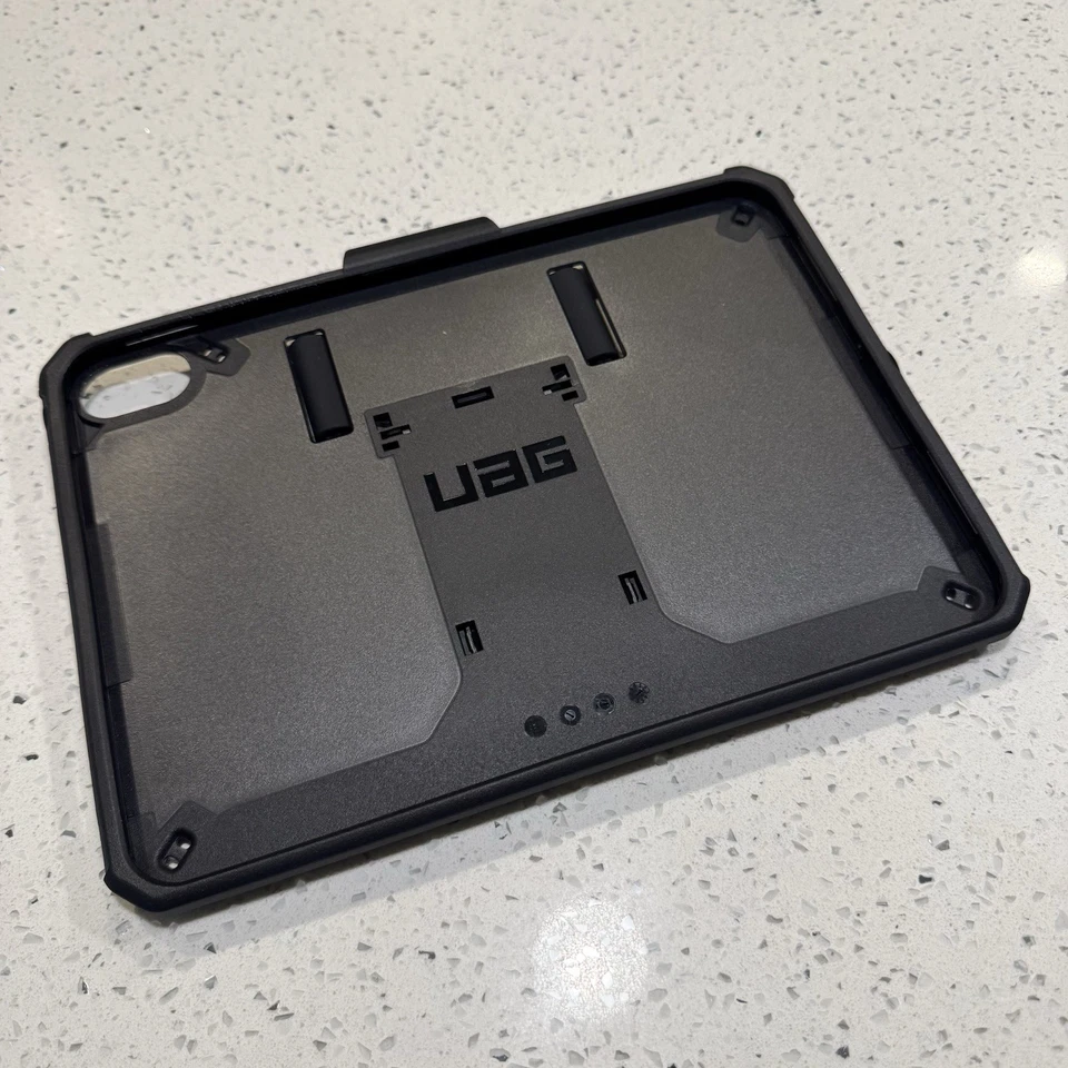 UAG Case For Ipad 10th Gen, Black color Great Condition Never Used - Image 2 of 4