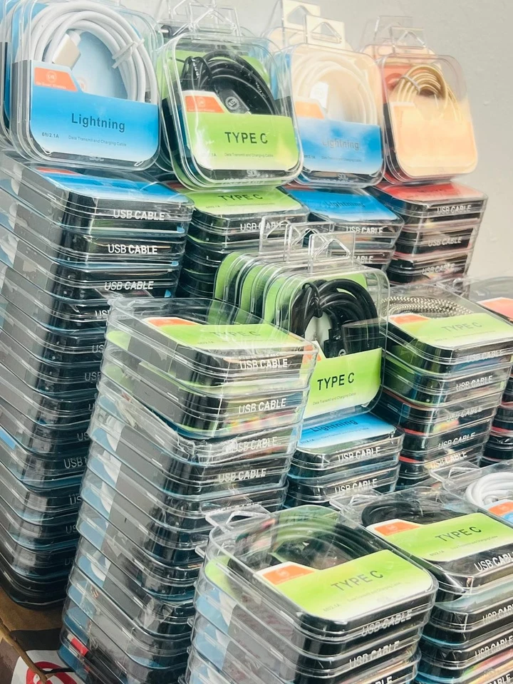 Venta al por mayor Lote Cable de carga de sincronización de datos USB de 6 pies de largo con caja de cristal Foto 2 de 4