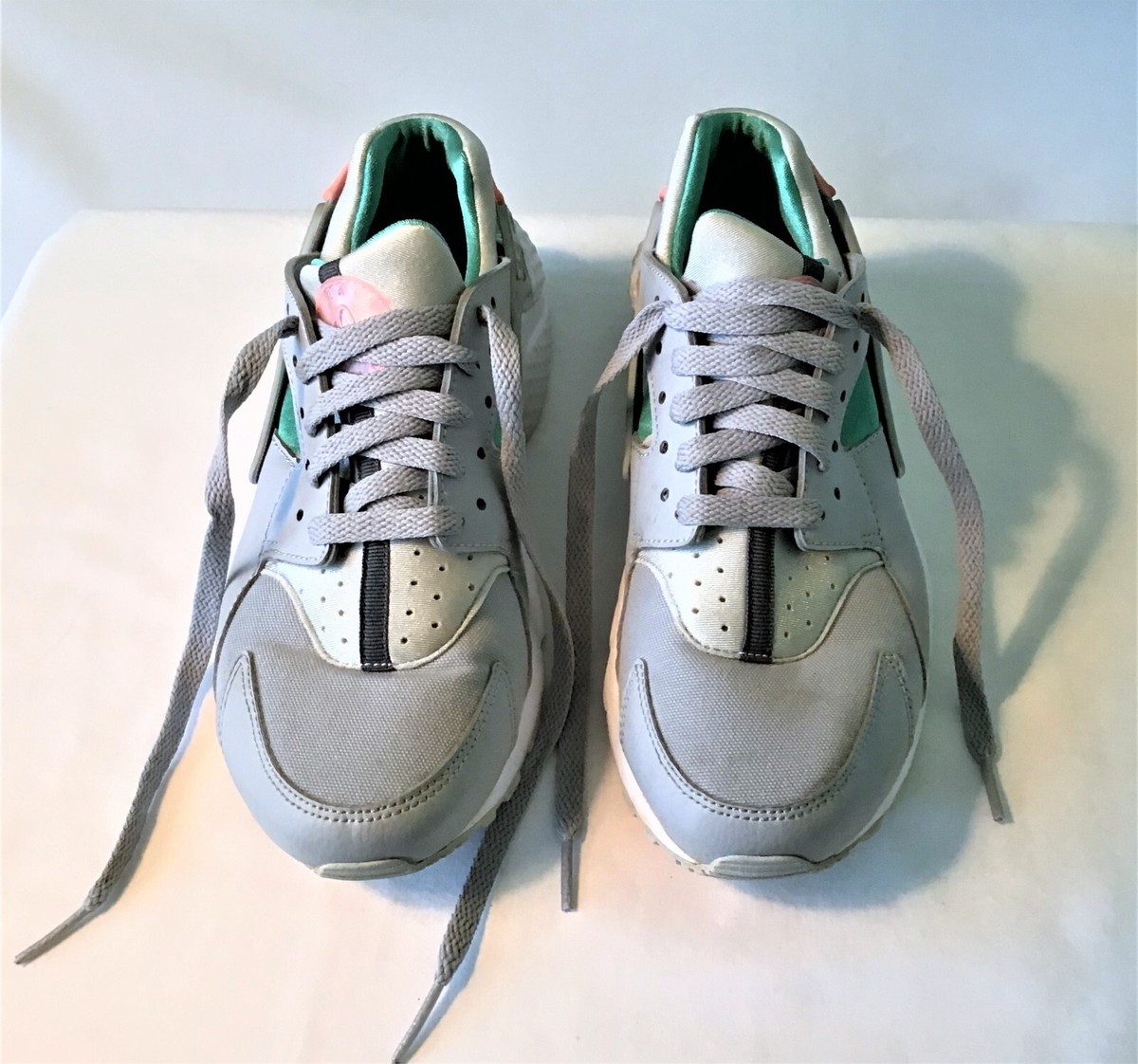 Nike Huarache Size 6Y Girls Gray-Green-Pink Sneakers, EUC