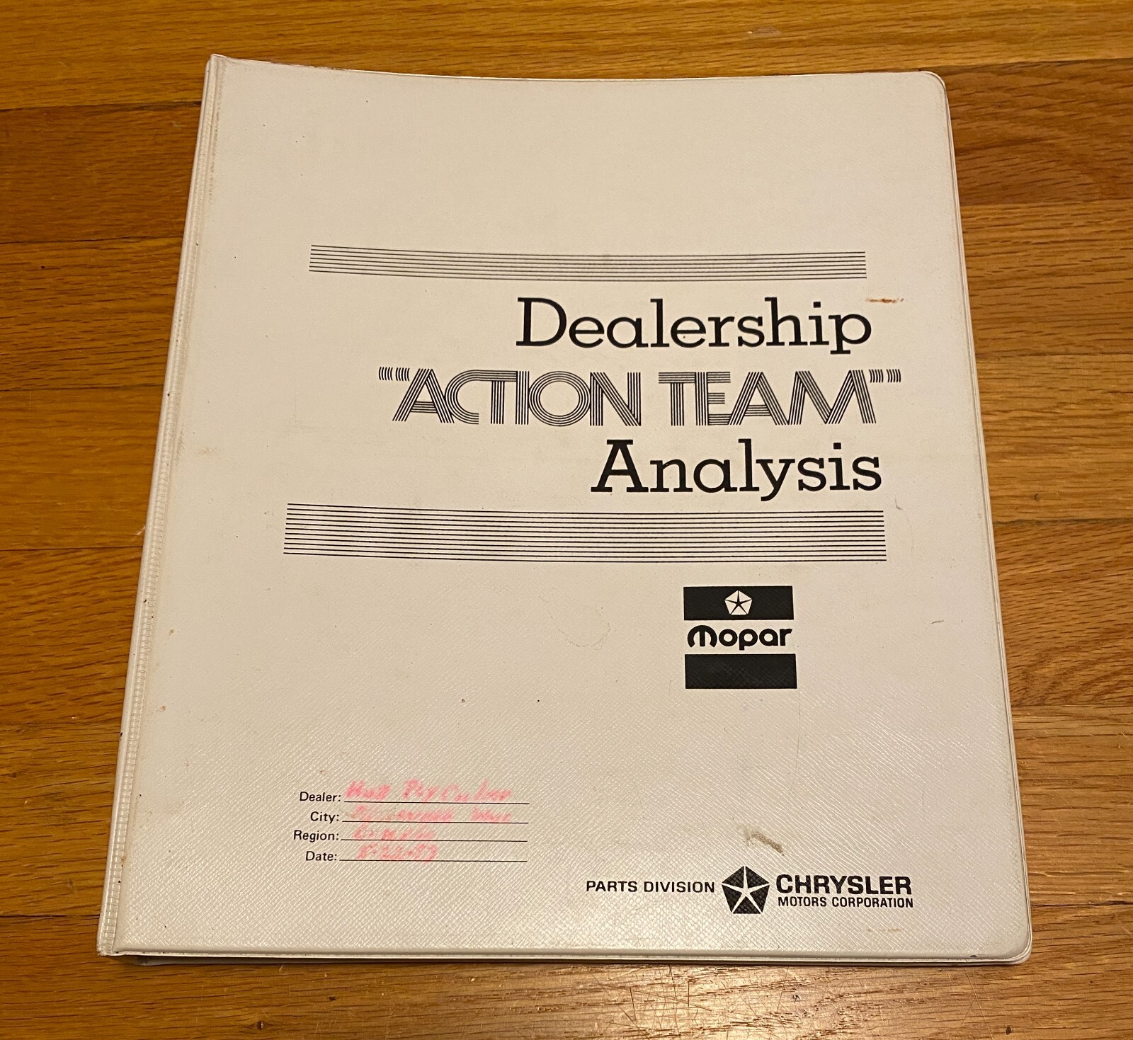 1972/1973 Mopar Chrysler/Plymouth/Dodge Dealer PARTS/SERVICE Merchandising BOOK