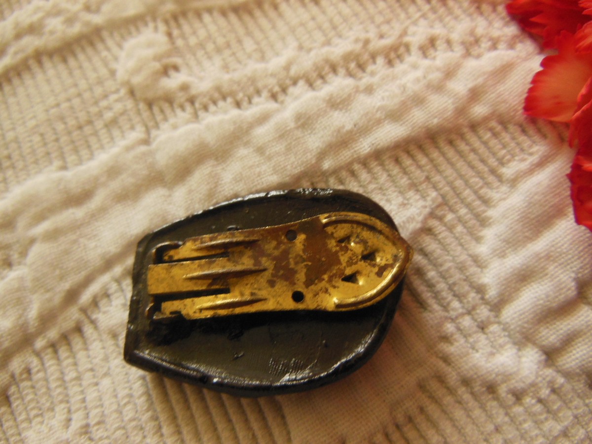 Broche Ancienne / Clip à Foulard - Pâte De Verre Marron Argenté - OCCASION - Vintage