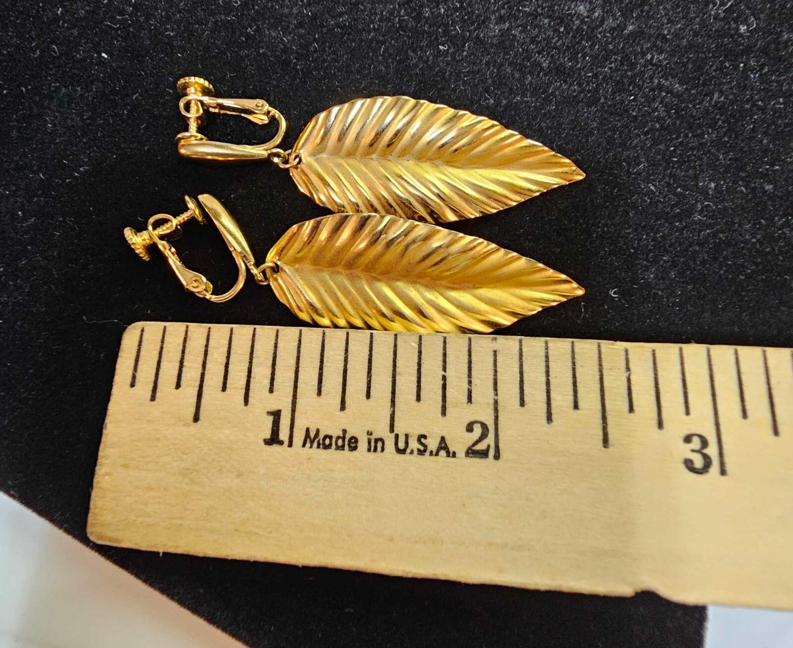 Signed Napier Leaf Dangle Screwback Earrings- S51 - image 5