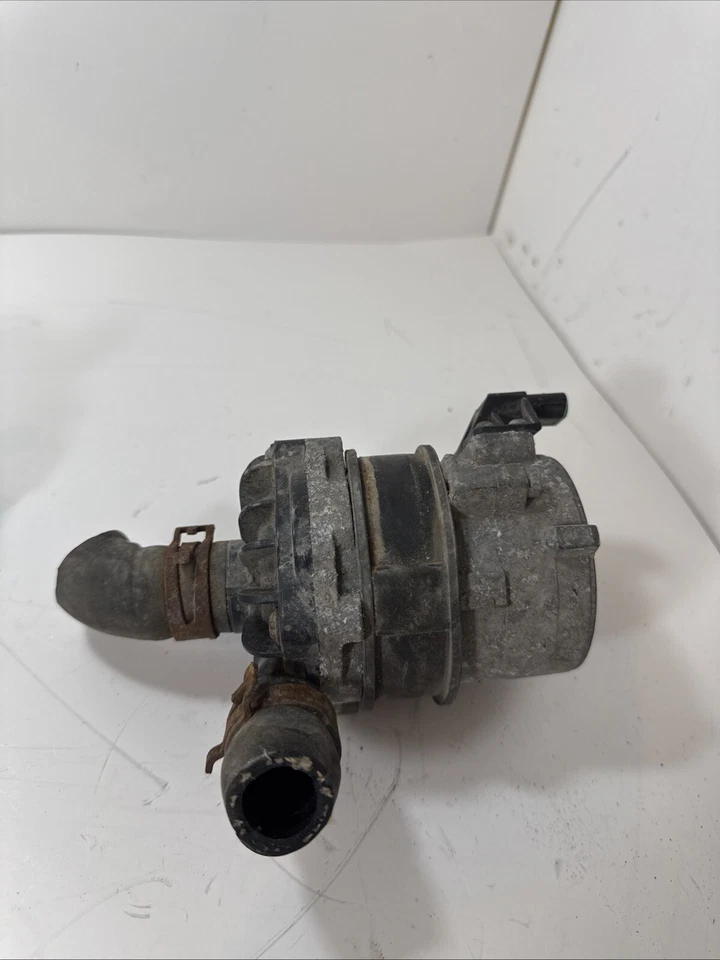 AUDI S4 2012 refrigerante auxiliar bomba de agua montaje OEM Foto 4 de 4