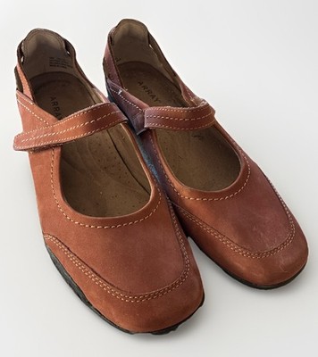 Array-Brown Leather Mary Jane  Julia -Women's Sz 10w Flats  Adj Strap Comfy EUC