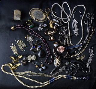 XXL Konvolut 50tlg. Schmuck Perlenketten Glas Silber Punzen Ungeprüft