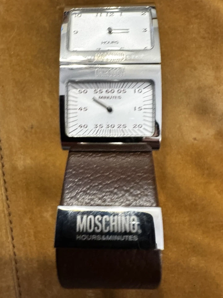 RELOJ MOSCHINO Nuevo Sin Caja Foto 2 de 4