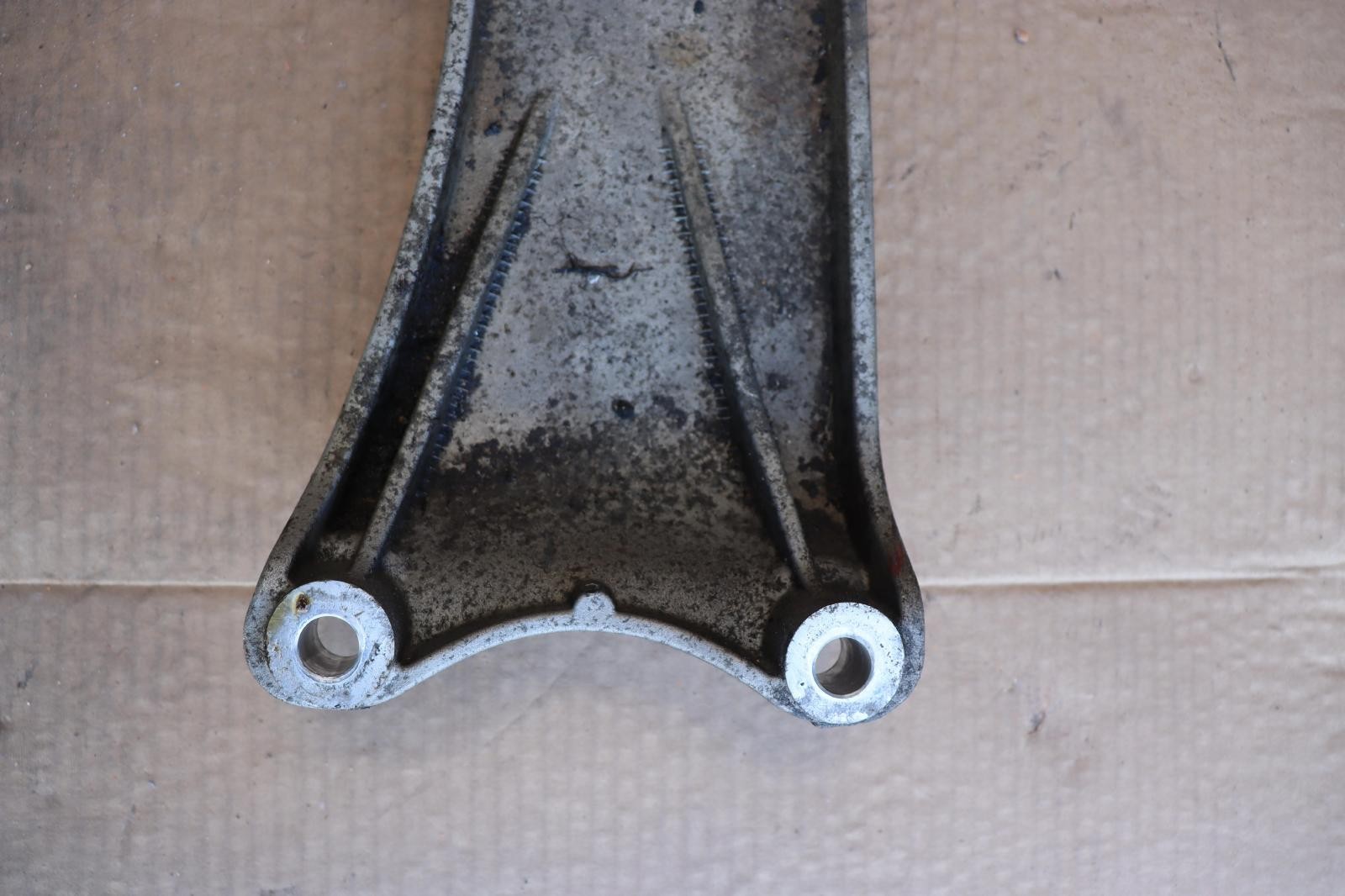 2014-2020 MASERATI QUATTROPORTE AWD TRANSMISSION SUPPORT MOUNT BRACE OEM