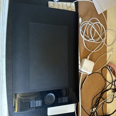Used Wacom Intuos 4 PTK-640 Medium Drawing Tablet - Tablet Only