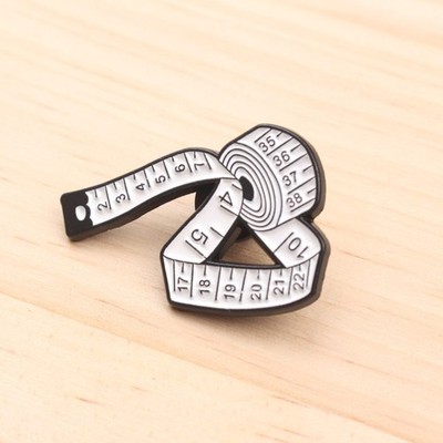 Realistisches Maßband Emaille Pin Nähen Schneider Bastler Geschenk  