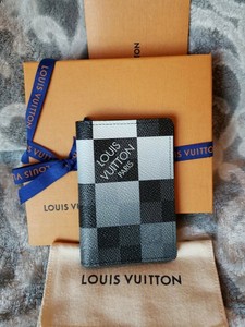 louis vuitton graphite card holder