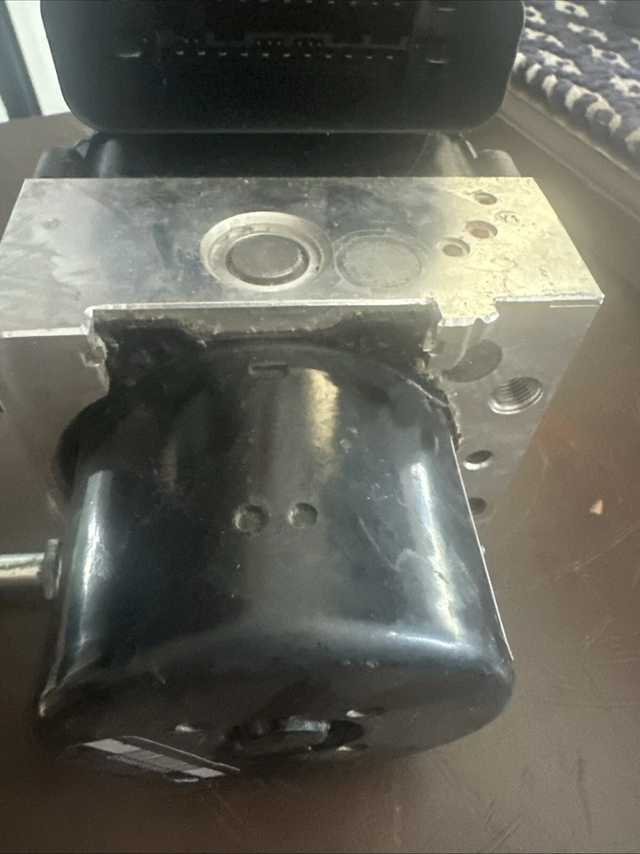 SUBARU OUTBACK 2.0 ABS (PUMP & ECU/MODULE COMBINED) 06.2109-6143.3 USED - Image 4 of 4