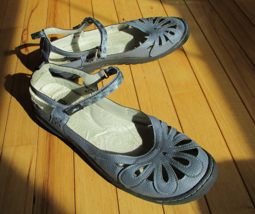 JBU by Jambu Wildflower Mary Jane 12 M Blue Floral Cut Out Non-Slip Comfort - Picture 2 of 6